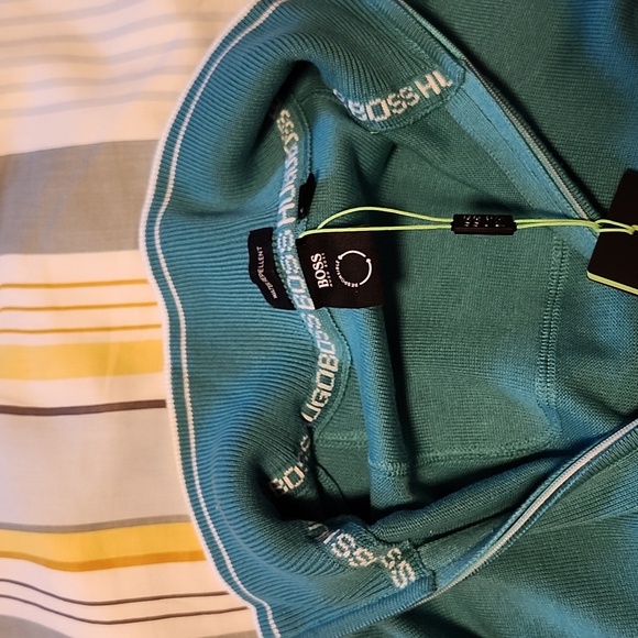 Hugo Boss Sweater Water Repellant Size XL - Picture 6 of 7